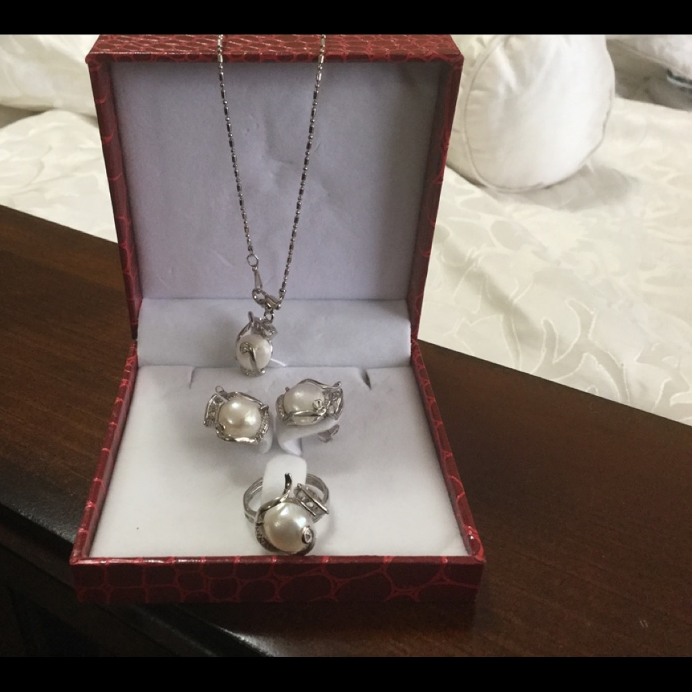 Huge South Sea Pearl jewelry set BNWT
